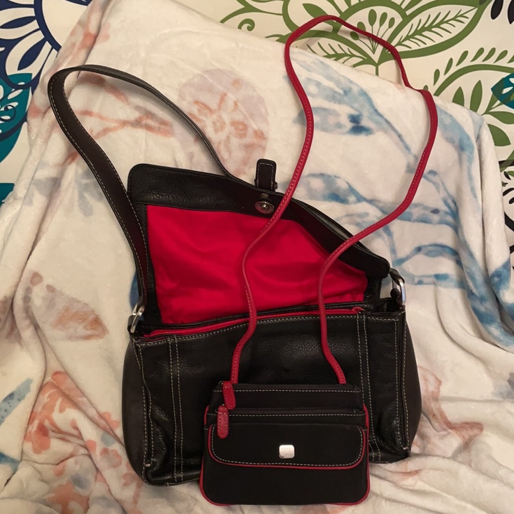 Jones New York bag with red interior. Comes with small crossbody that snaps in